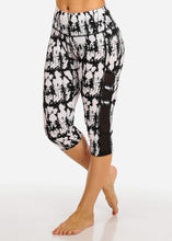 Load image into Gallery viewer, Abstract Pattern Women&#39;s Capri Leggings Pull on Style D1086